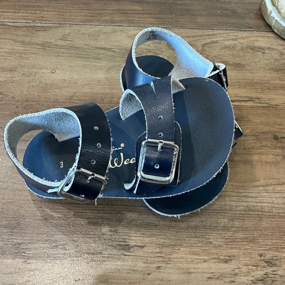 Sea Wees by Salt Water Sandals
